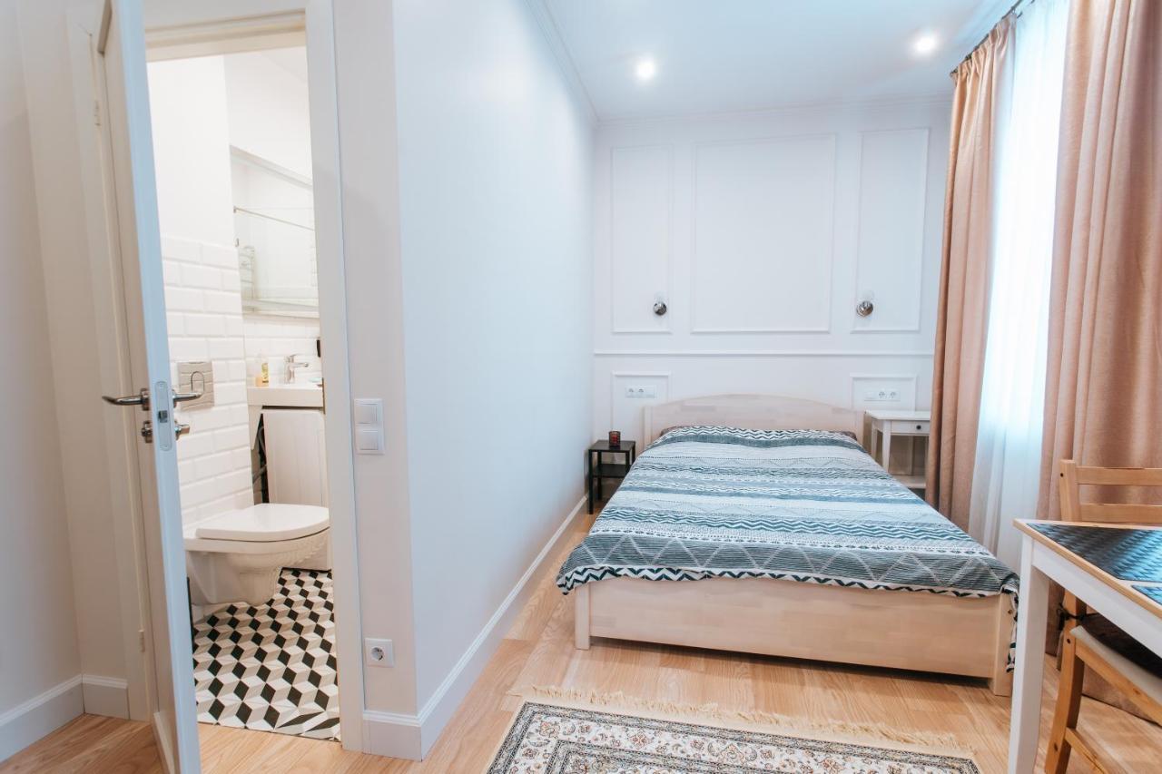 Stylish Latvian-Style Studio Apartment Near City Center, Parks, Cafes & Public Transit Рига Экстерьер фото