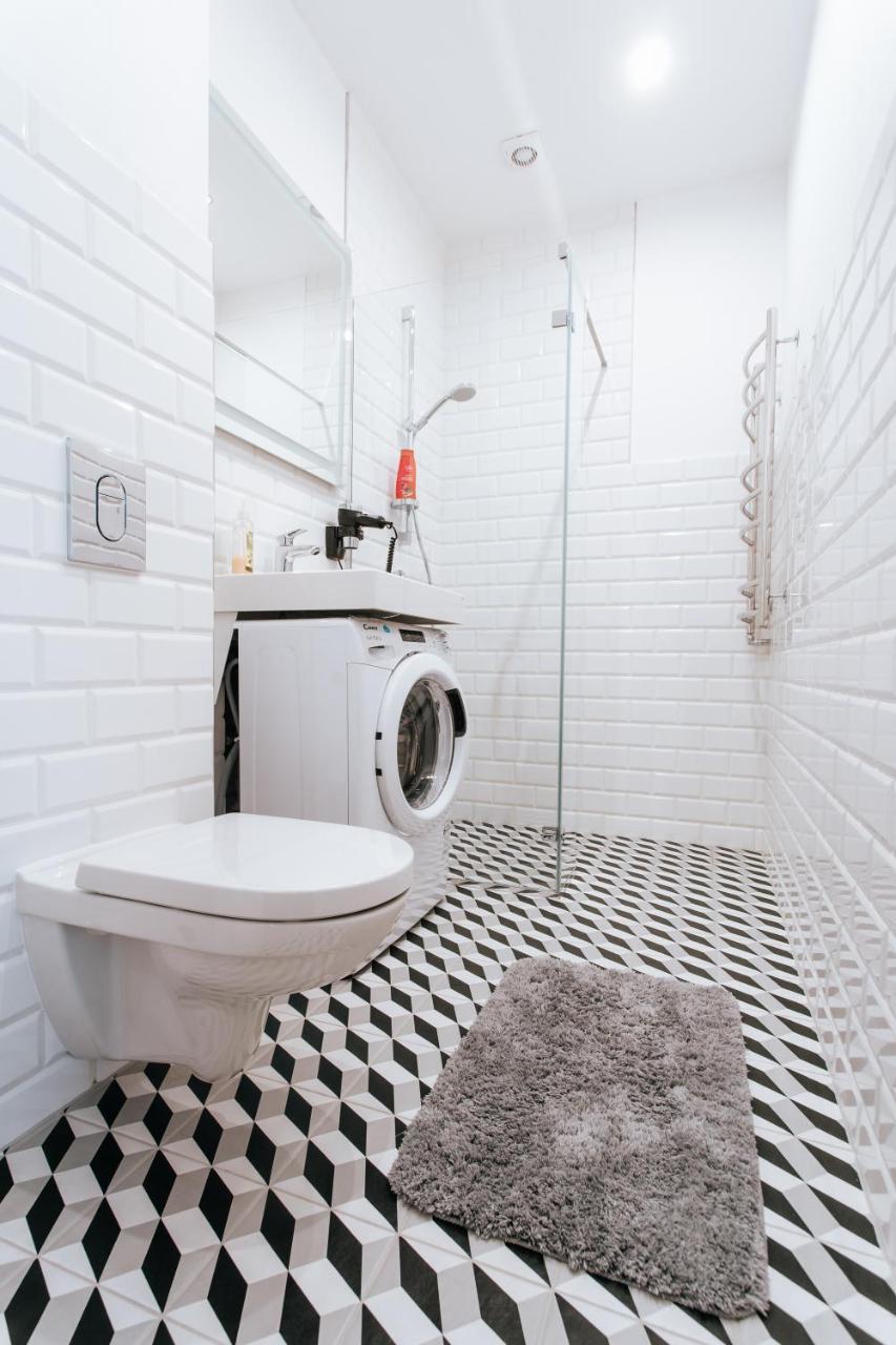 Stylish Latvian-Style Studio Apartment Near City Center, Parks, Cafes & Public Transit Рига Экстерьер фото