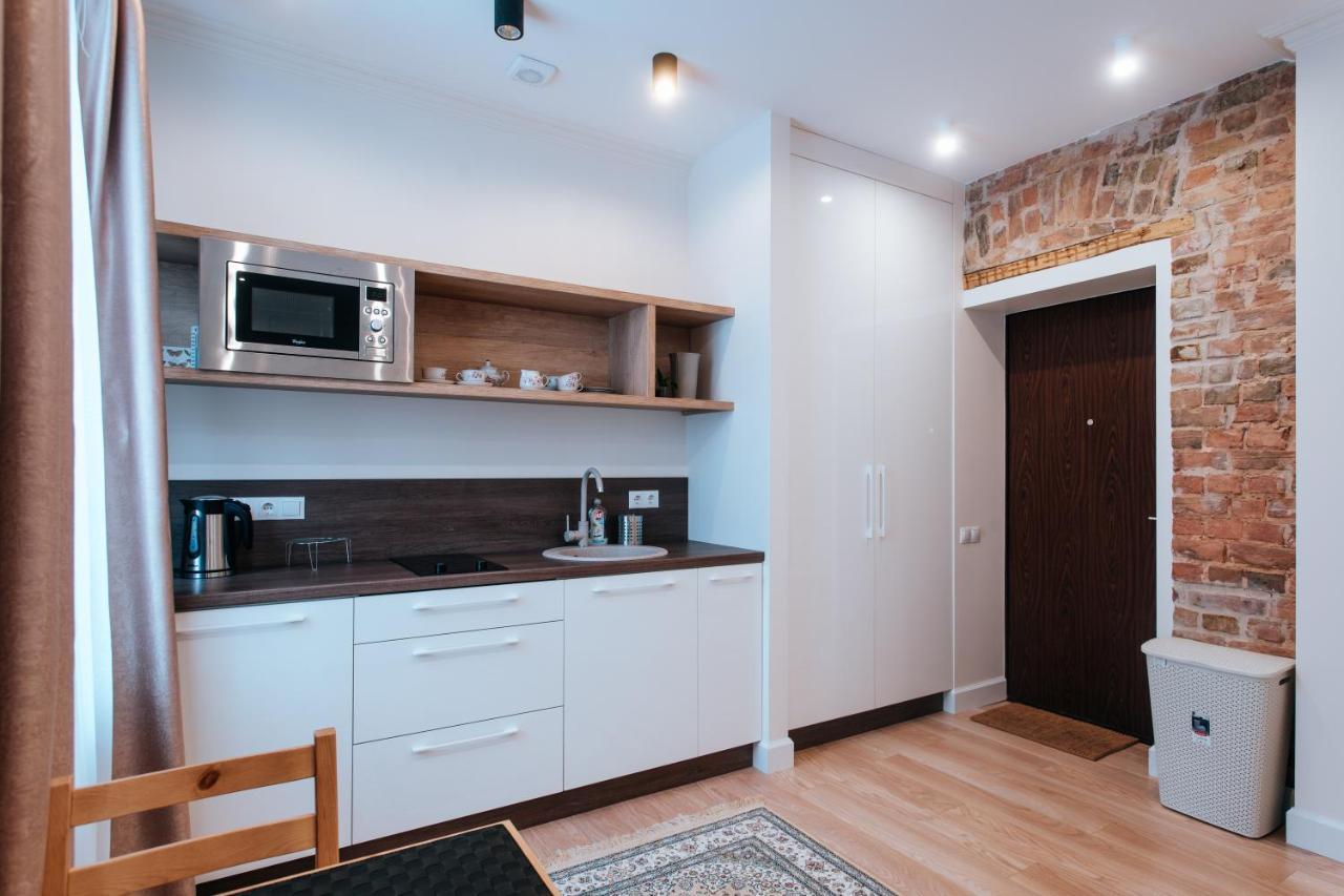 Stylish Latvian-Style Studio Apartment Near City Center, Parks, Cafes & Public Transit Рига Экстерьер фото
